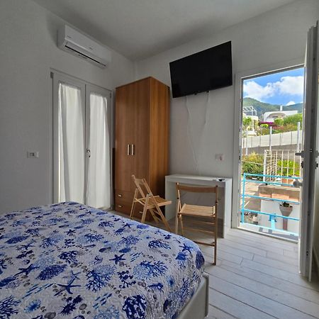 La Casa Di Giuliana Primo Piano Con Balcone Villa Ischia Ngoại thất bức ảnh