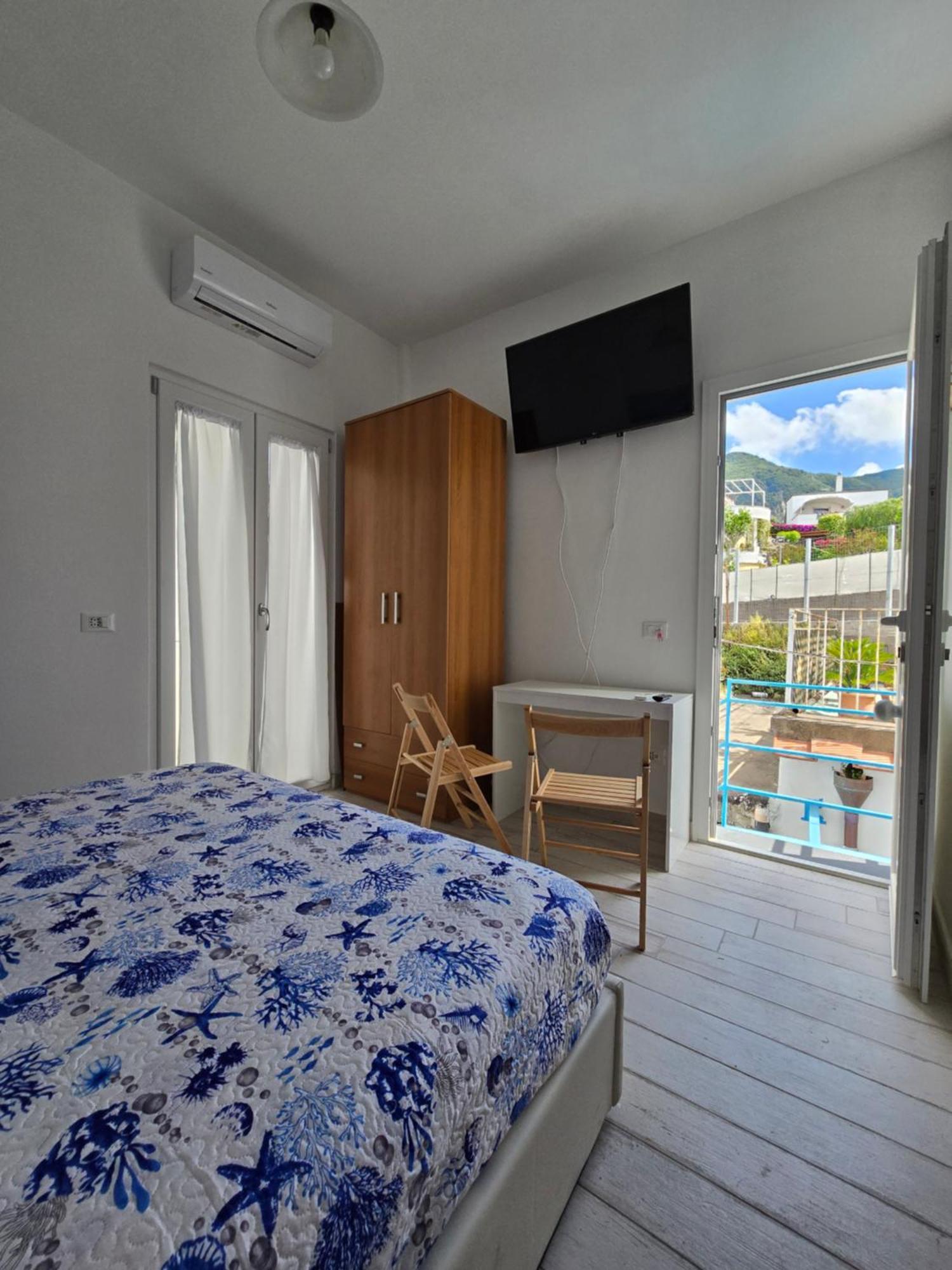 La Casa Di Giuliana Primo Piano Con Balcone Villa Ischia Ngoại thất bức ảnh