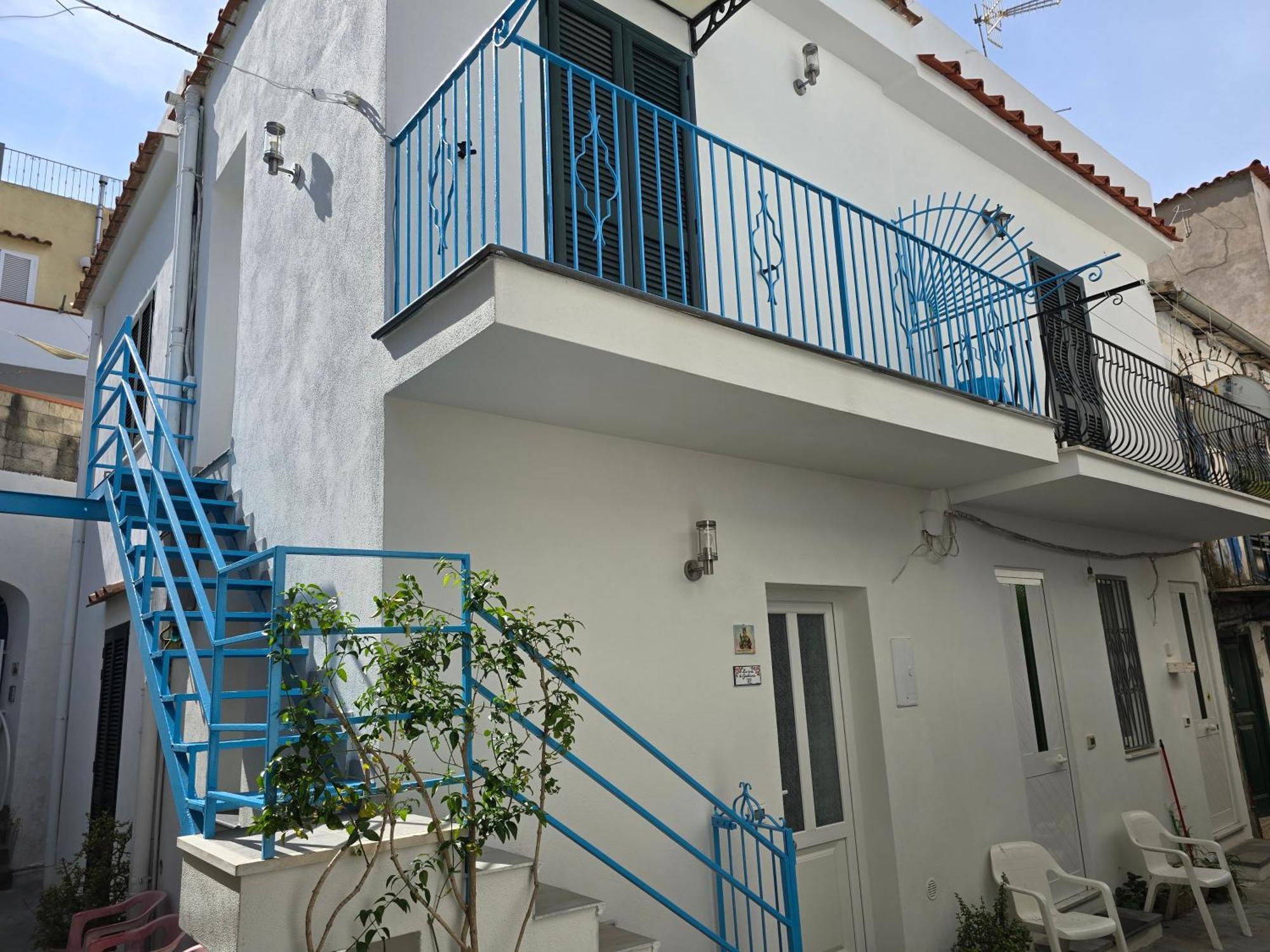 La Casa Di Giuliana Primo Piano Con Balcone Villa Ischia Ngoại thất bức ảnh