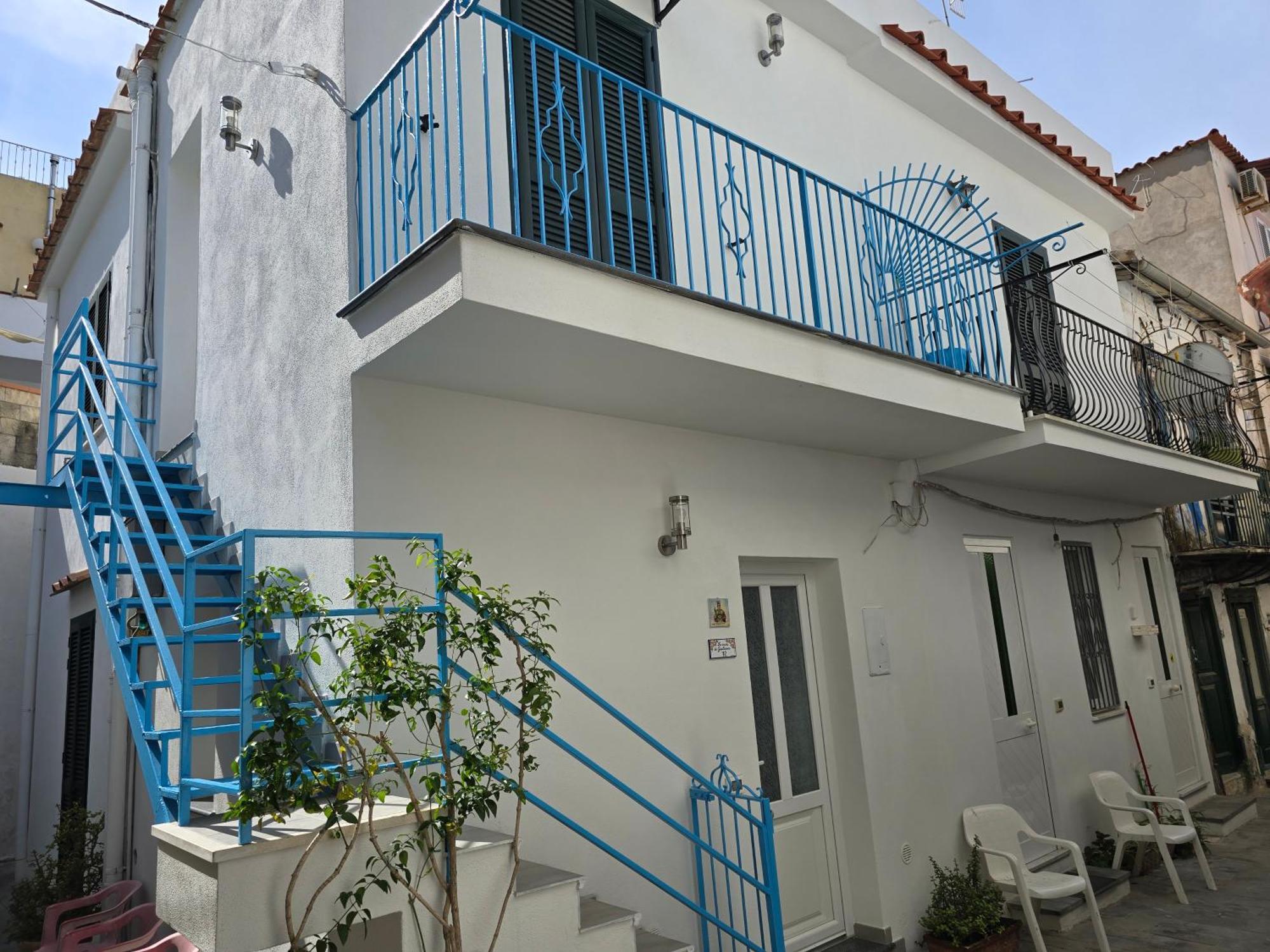 La Casa Di Giuliana Primo Piano Con Balcone Villa Ischia Ngoại thất bức ảnh